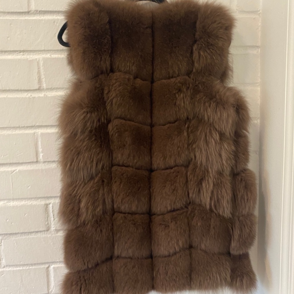 Real fur coat vest